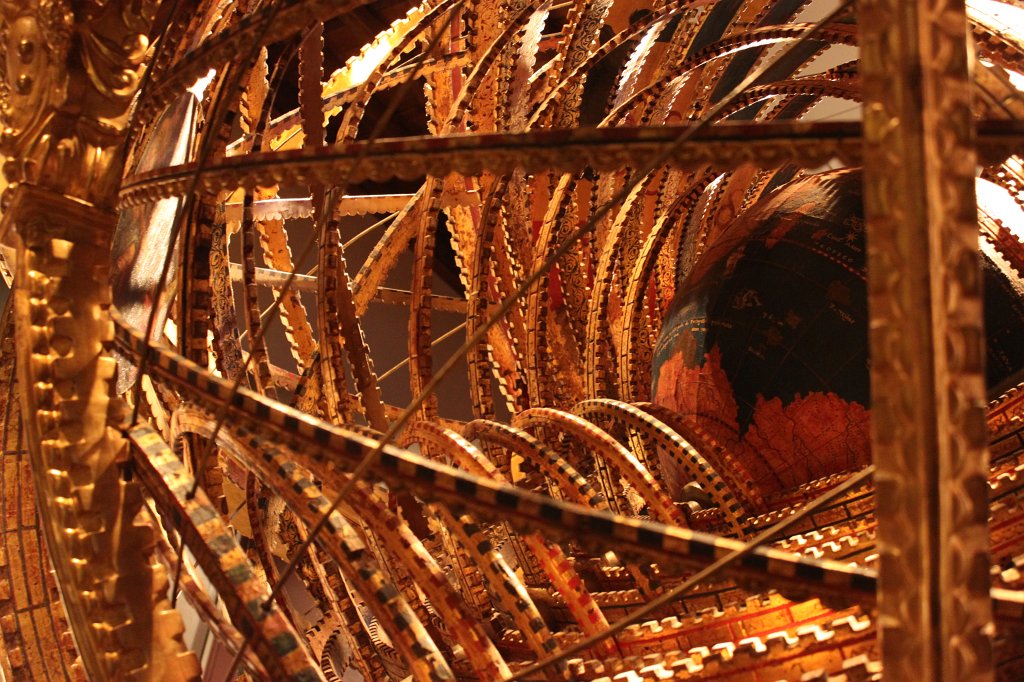 IMG_5888.JPG -  Sphère armillaire   d 'Antonio Santucci  (1585) in the  Museo Galileo 