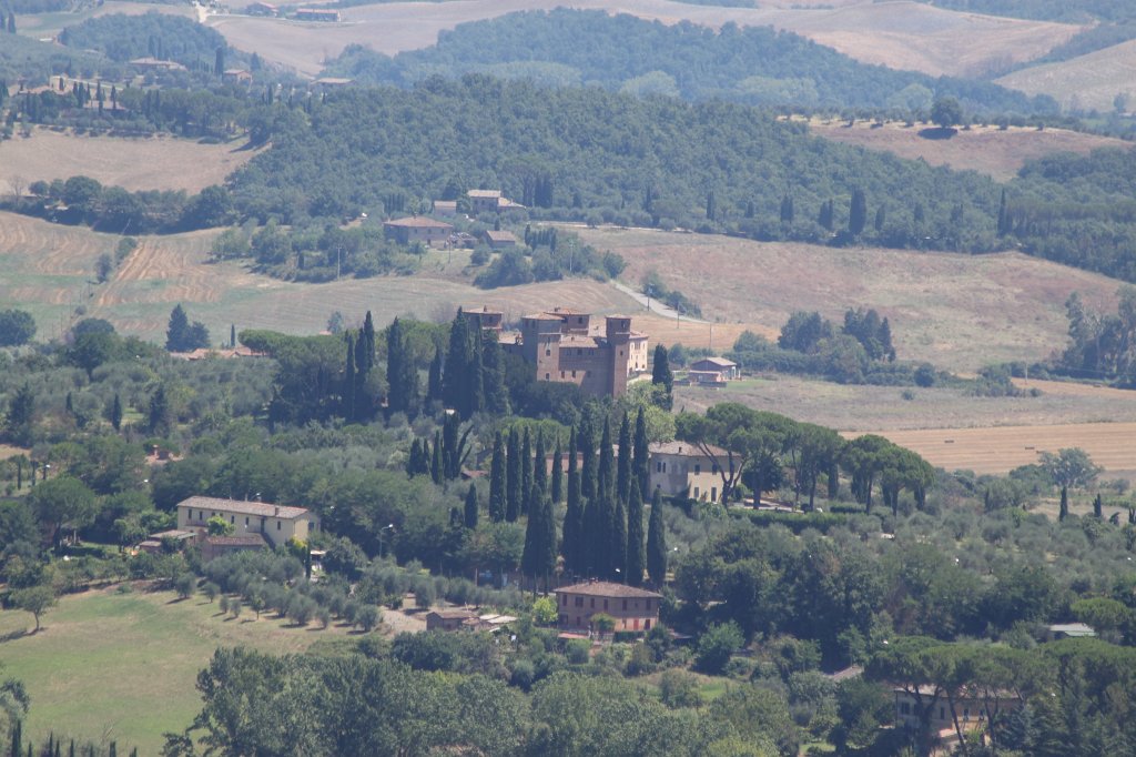 IMG_6169.JPG -  Castello delle quattro torra 