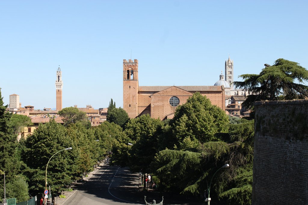 IMG_6285.JPG -  Siena  towers