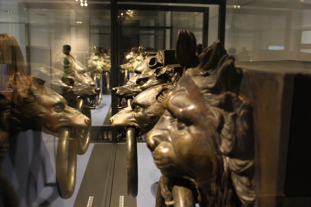 IMG_6747.JPG - Old rail.  National Museum of Rome - Palazzo Massimo alle Terme 