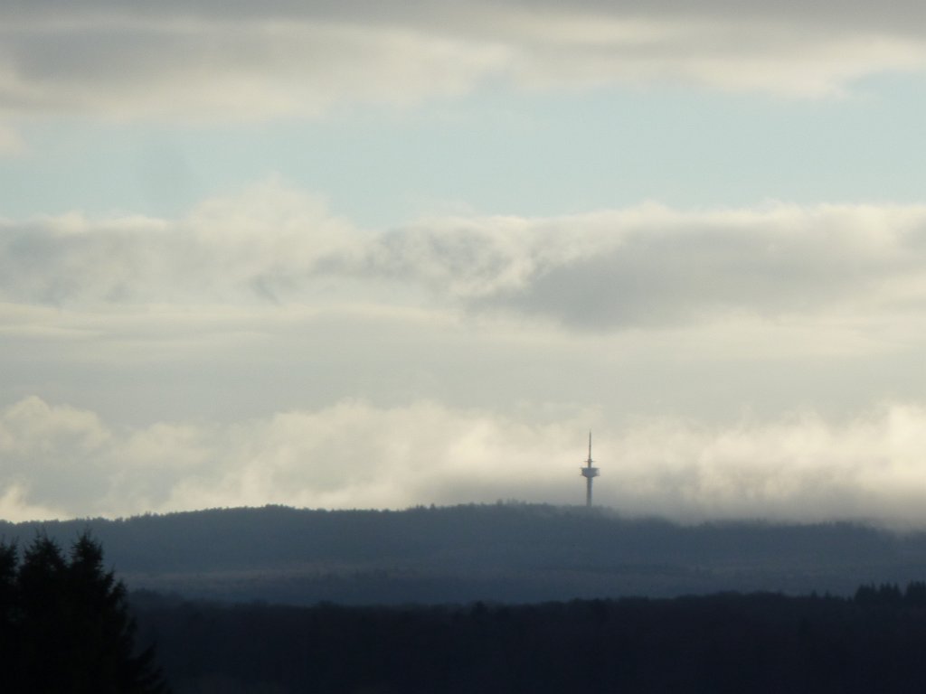 P1110432.JPG - Tower attacked by the fog