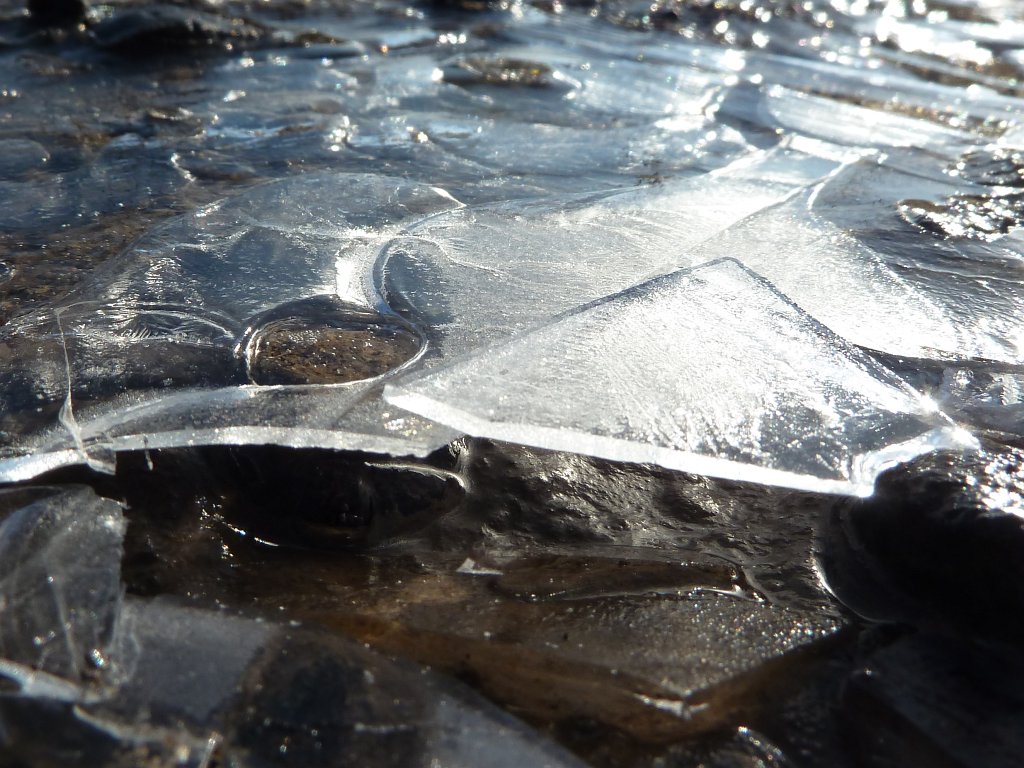 P1110465.JPG - Broken ice