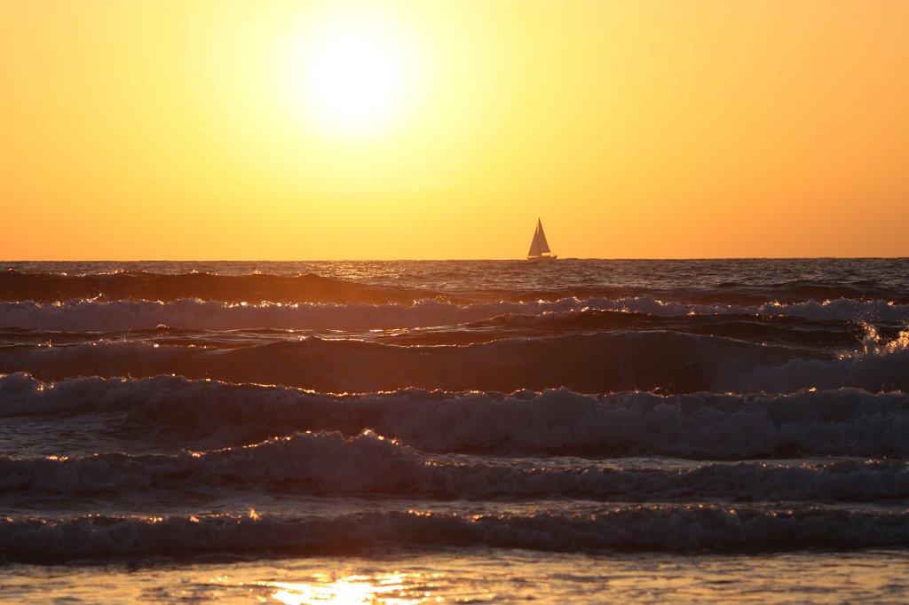 IMG_9602.JPG - Sunset sailing