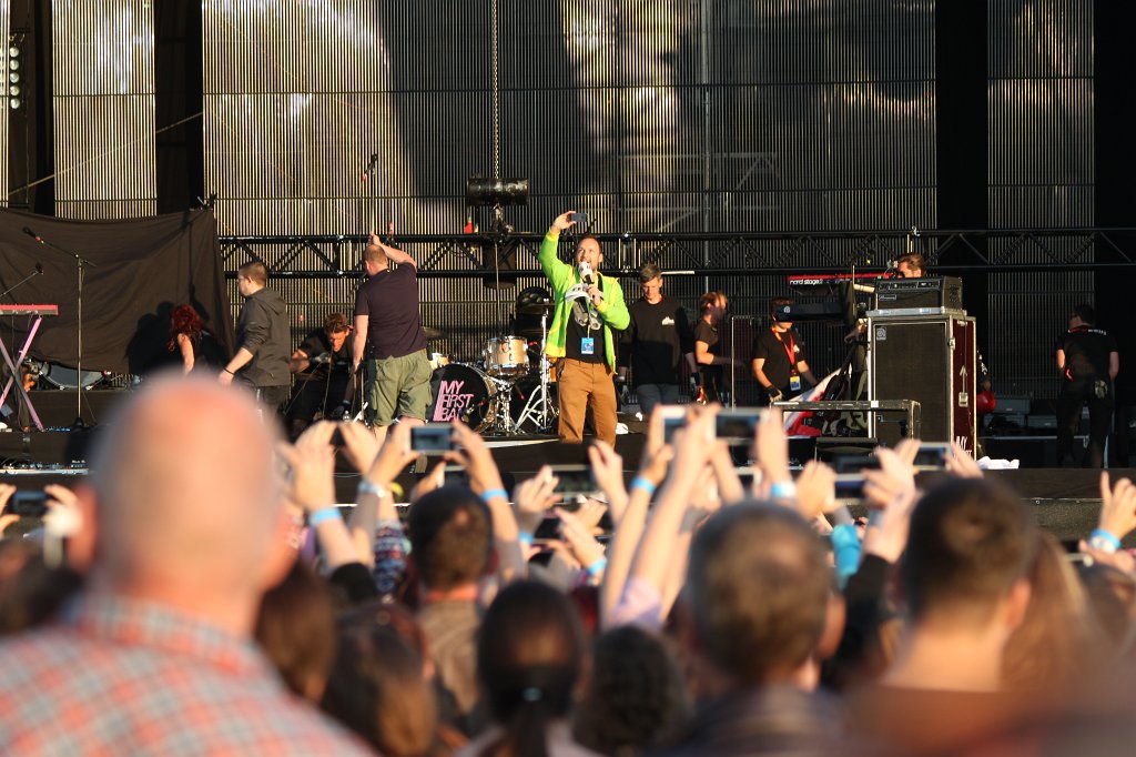IMG_1485.JPG -  Hessentag  2014 pageant - Radio FFH moderator