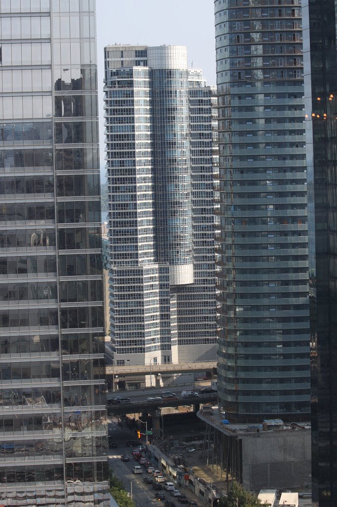 IMG_2391.JPG - Big city - cars and skyscrapers