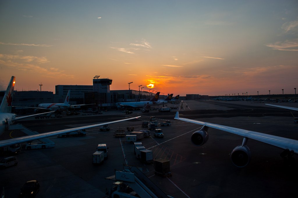 IMG_3252_c.jpg - Arriving in Frankfurt early morning