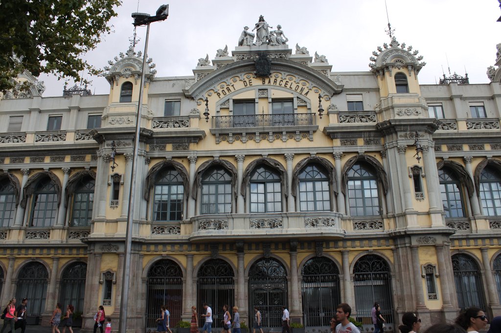 IMG_3912.JPG - Barcelona's old Customs building