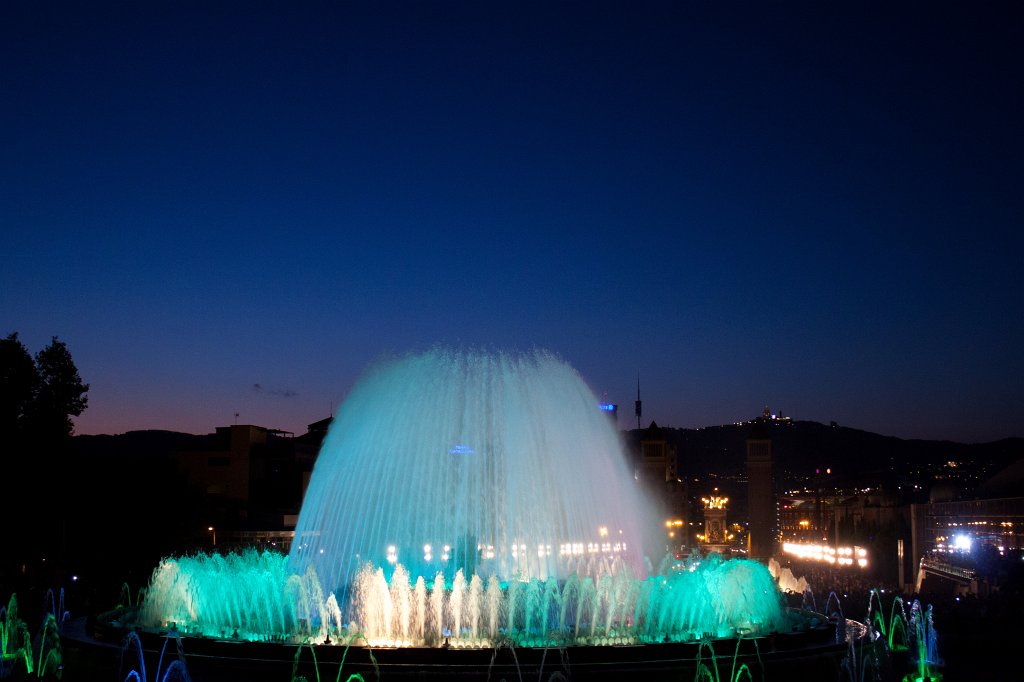 IMG_4743_c.jpg -  Font màgica de Montjuïc  - water, light and music show