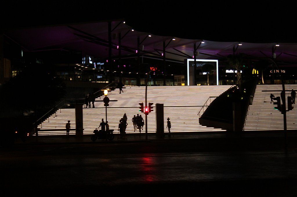 IMG_5682.JPG - Lighted stairs at the Centre Commercial Diagonal Mar