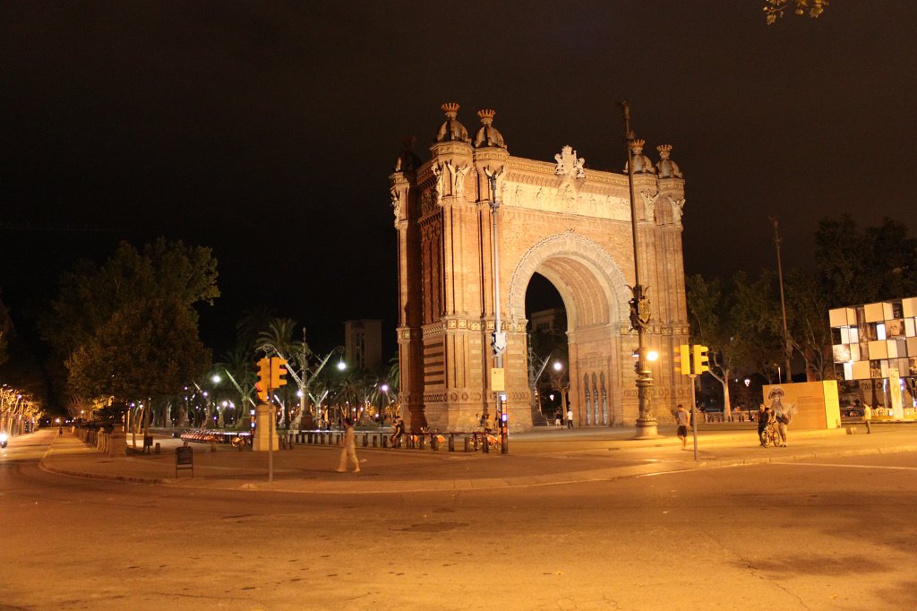 IMG_5709.JPG -  Arc de Triomf 