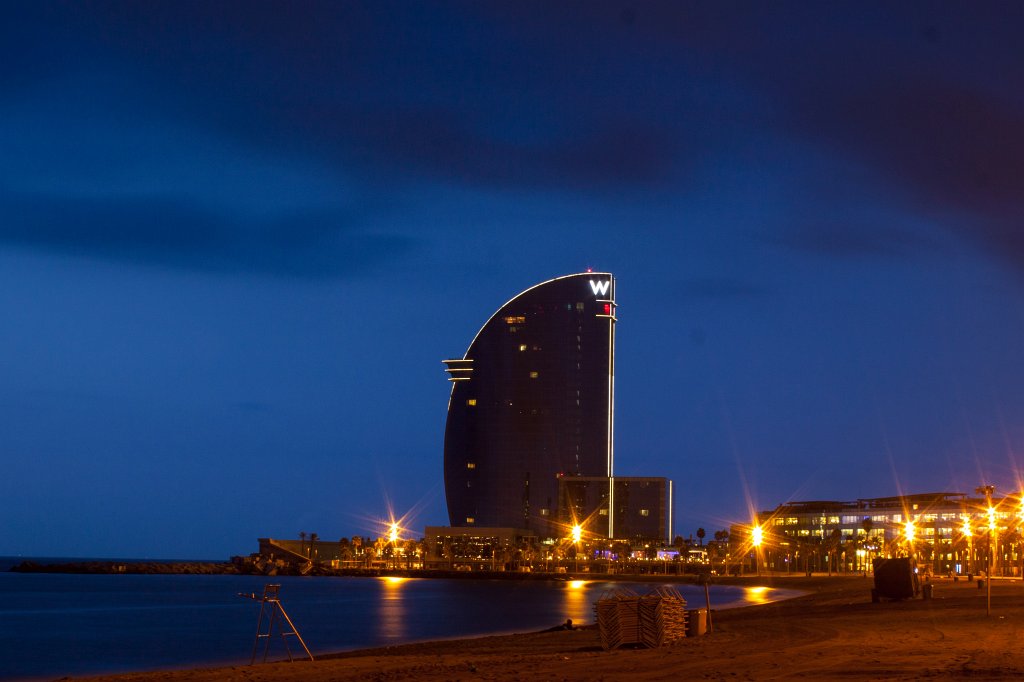 IMG_6653_c.jpg -  W Barcelona hotel  at dawn