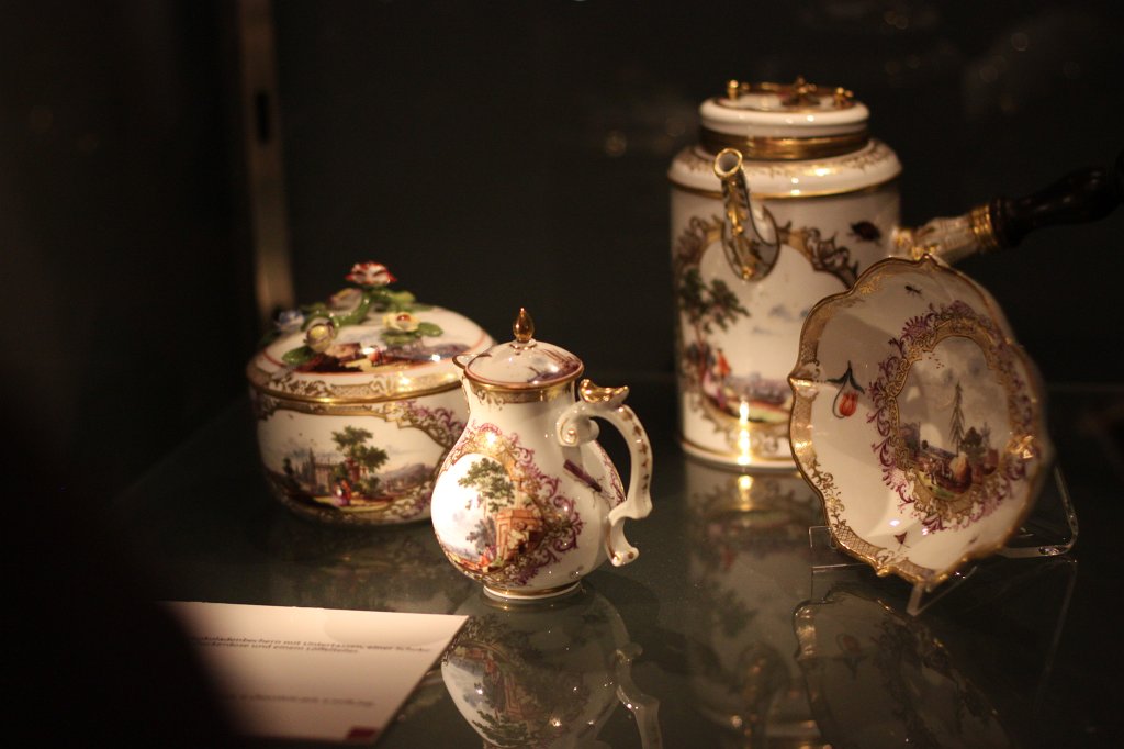 IMG_7471.JPG - Chocolate set  in the  Chocolate Museum   Cologne 