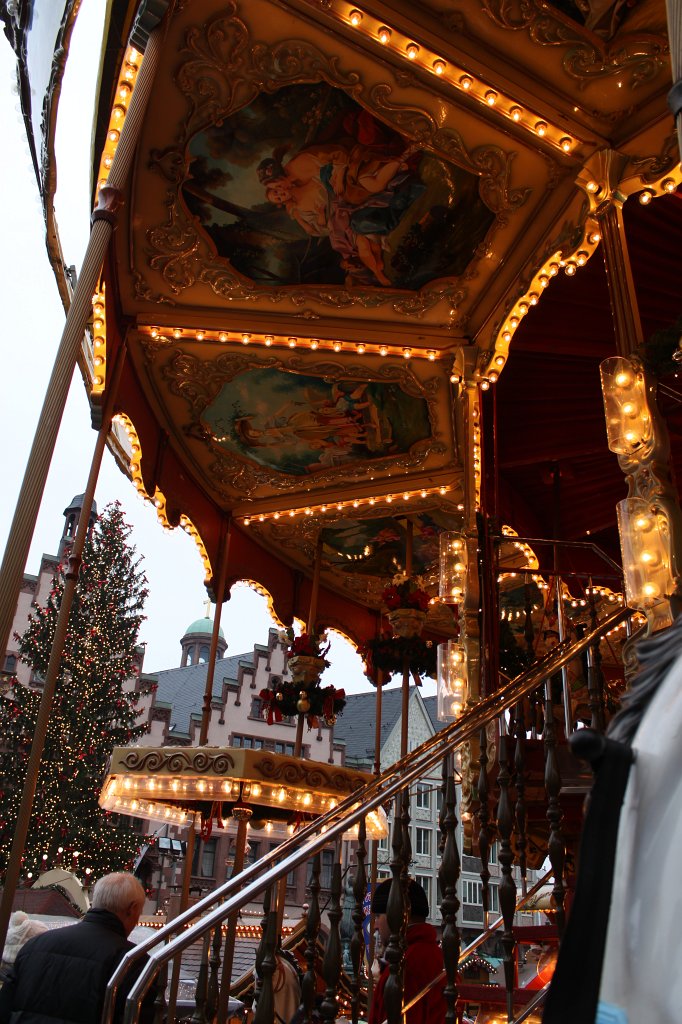 IMG_7677.JPG - Two story merry-go-round on the christmas market in  Frankfurt 