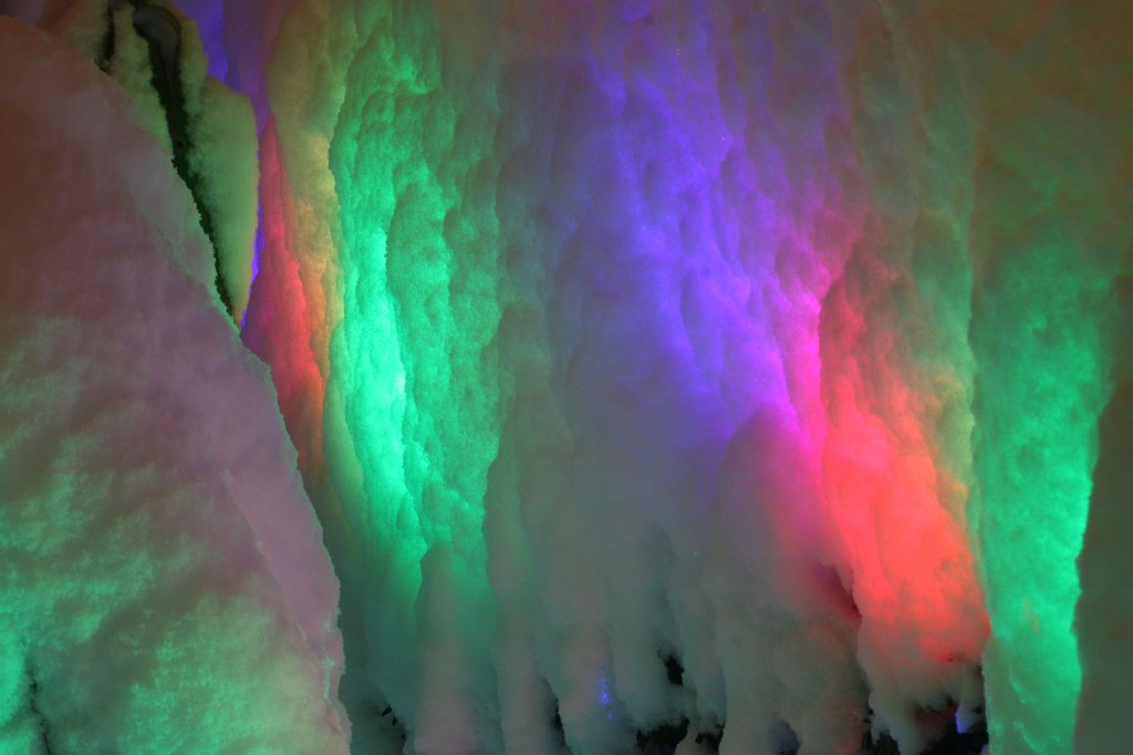 IMG_8259.JPG - Lights under the snow