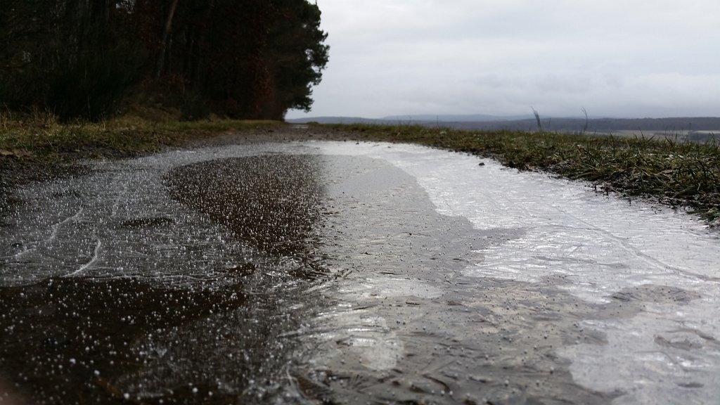 20150129_090005.jpg - Frozen puddle