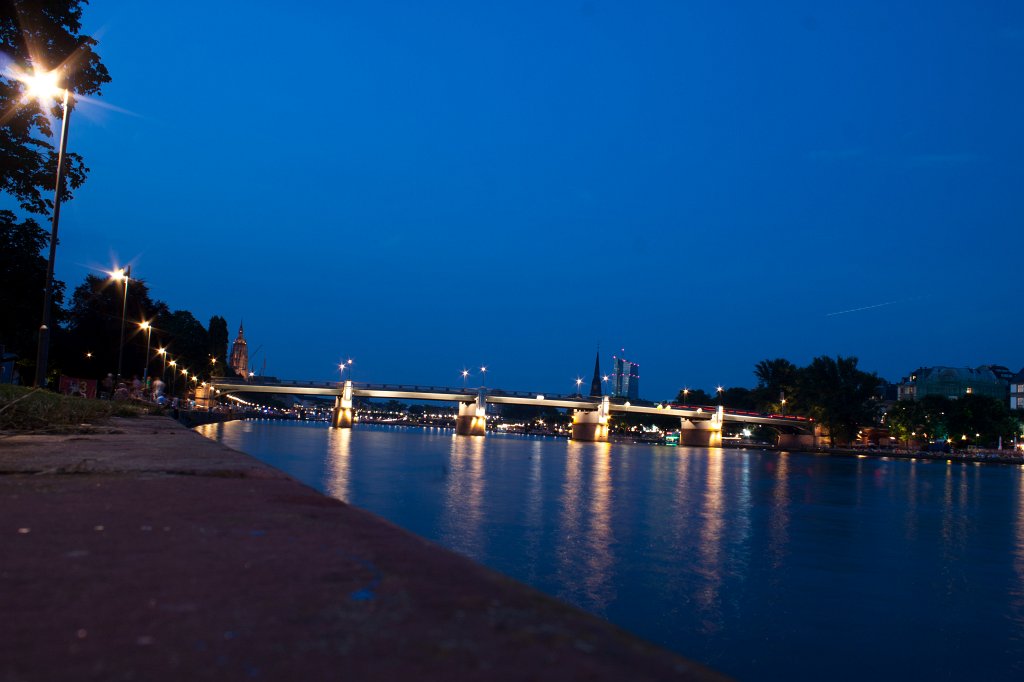 IMG_1991_c.jpg -  Main river  at  Frankfurt 