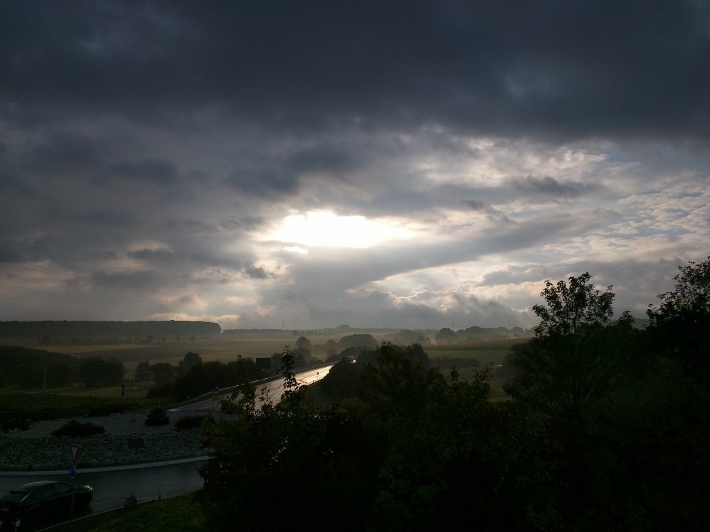 IMG_20150918_082900.jpg - Clouds over the Heisterbach valley