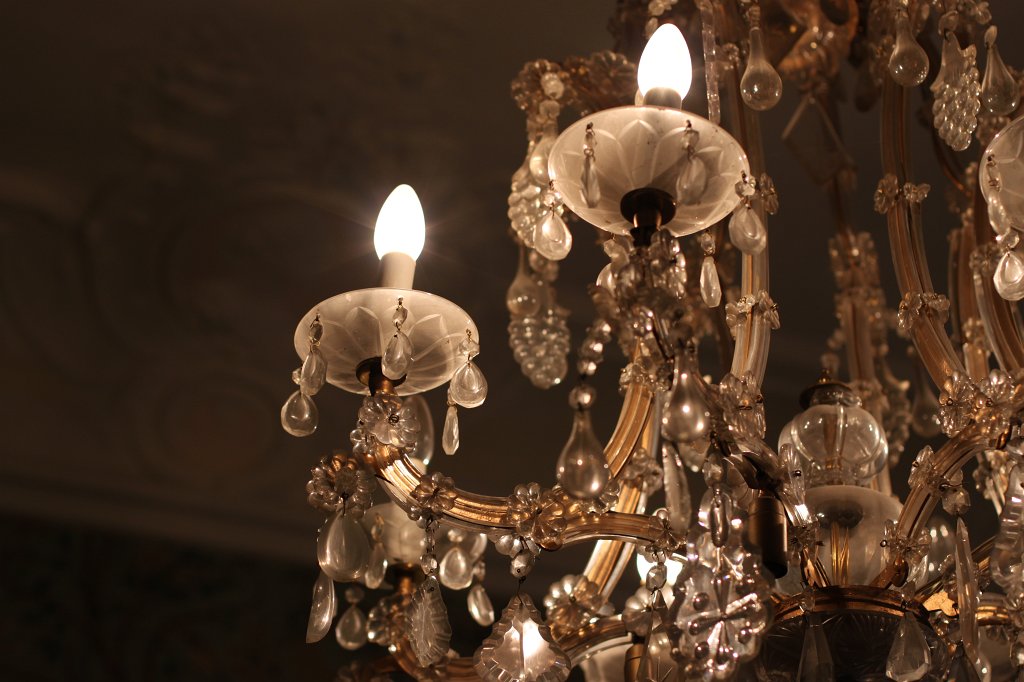 IMG_8833.JPG - Chandelier in the  Bolongaropalast  -  Night of Museums  2016  Frankfurt 