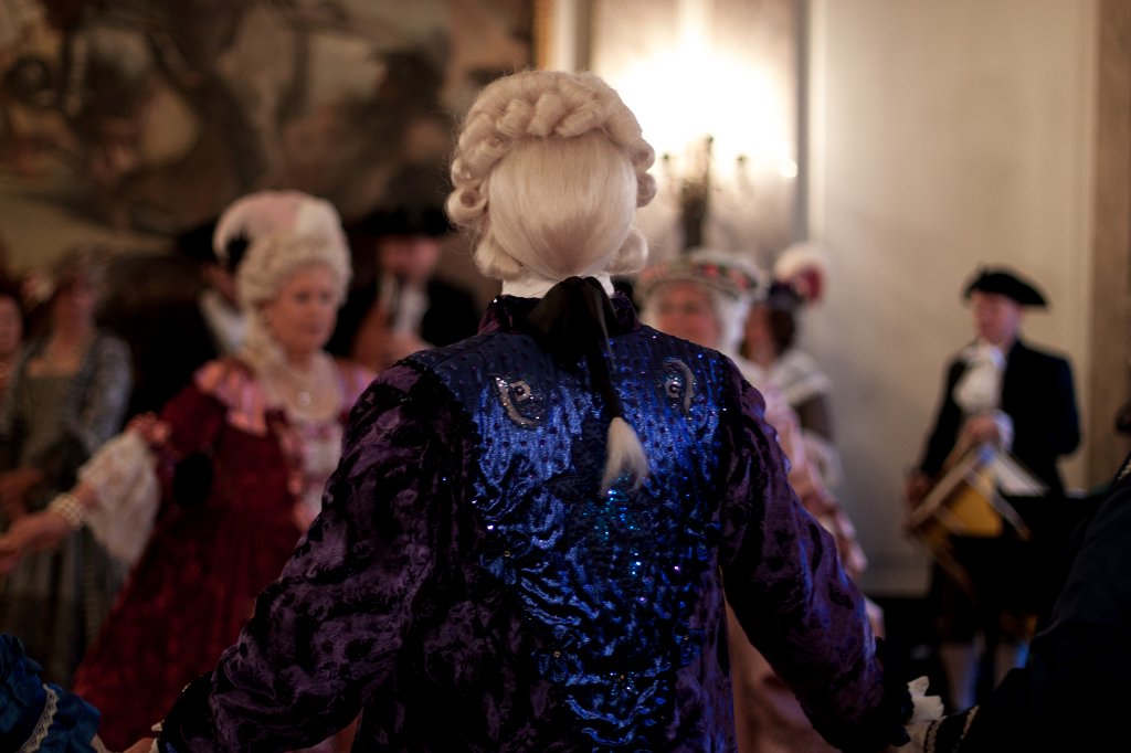 IMG_8851_c.jpg - Historic dancing in the  Bolongaropalast  -  Night of Museums  2016  Frankfurt 