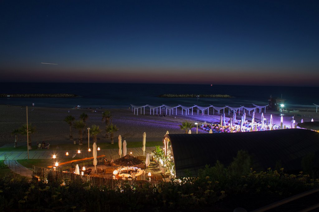 IMG_2846_c.jpg - After sunset at  Herzliya  beach