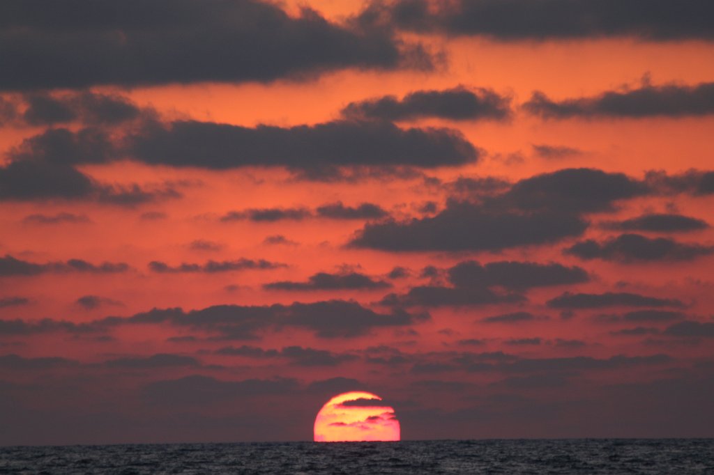 IMG_3195.JPG - Sunset at  Herzliya  beach