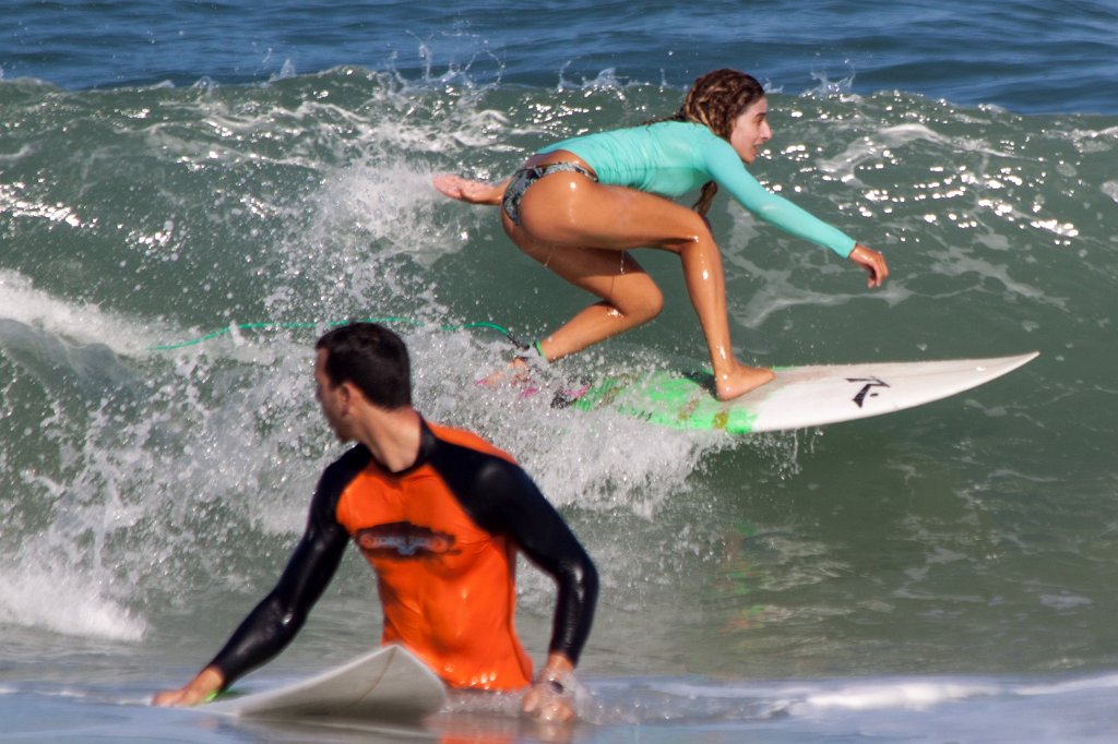 IMG_3394_c.jpg - Surfing at  Herzliya  beach