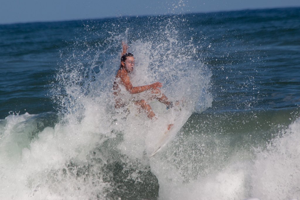 IMG_3420_c.jpg - Surfing at  Herzliya  beach