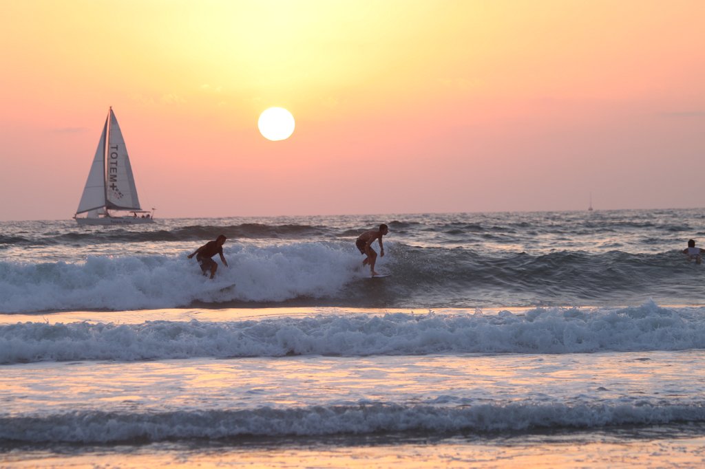 IMG_3527.JPG -  Herzliya  beach sunset fun