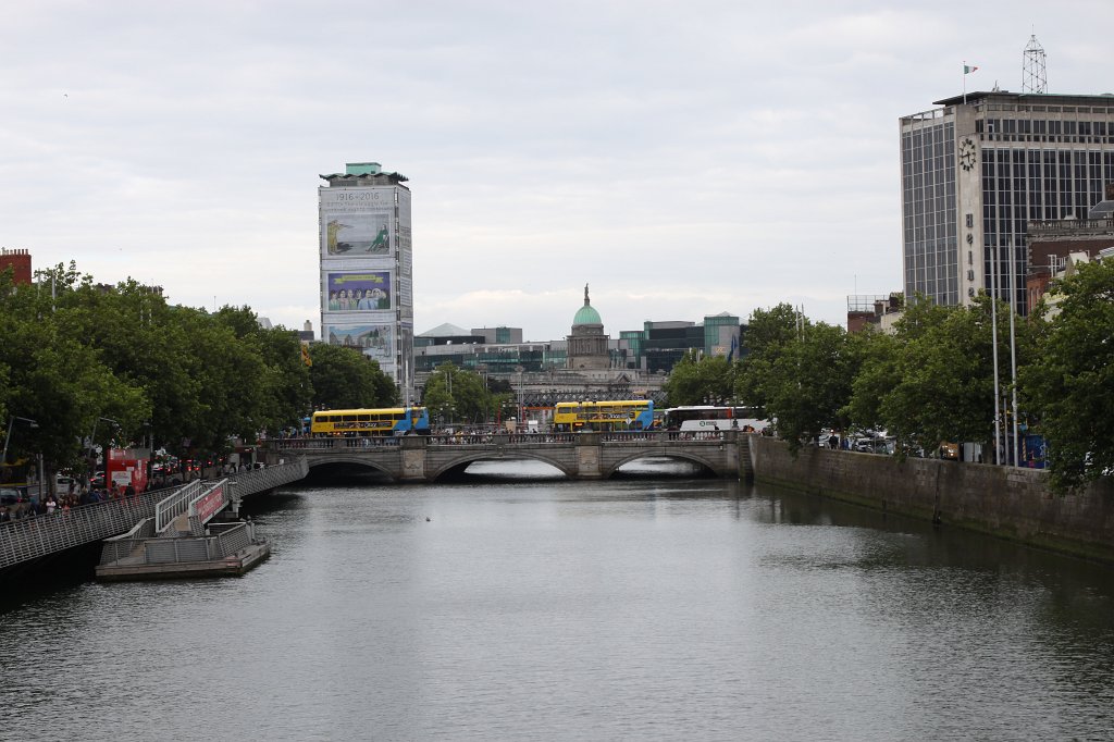 IMG_4152.JPG -  An Life (River Liffey)  in  Dublin 