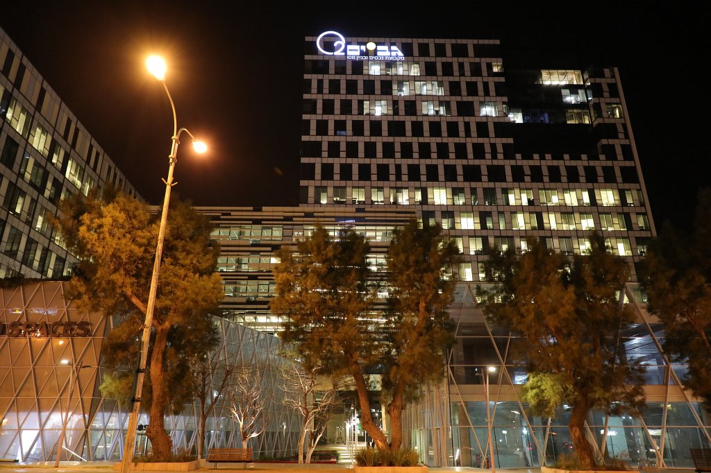574A1138.JPG -  Herzliya  office building