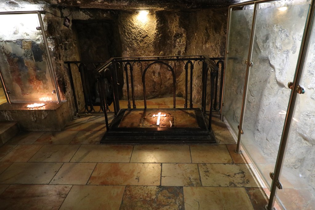 574A1766.JPG -  Church of the Holy Sepulchre  - Chapel of the Invention of the Holy Cross