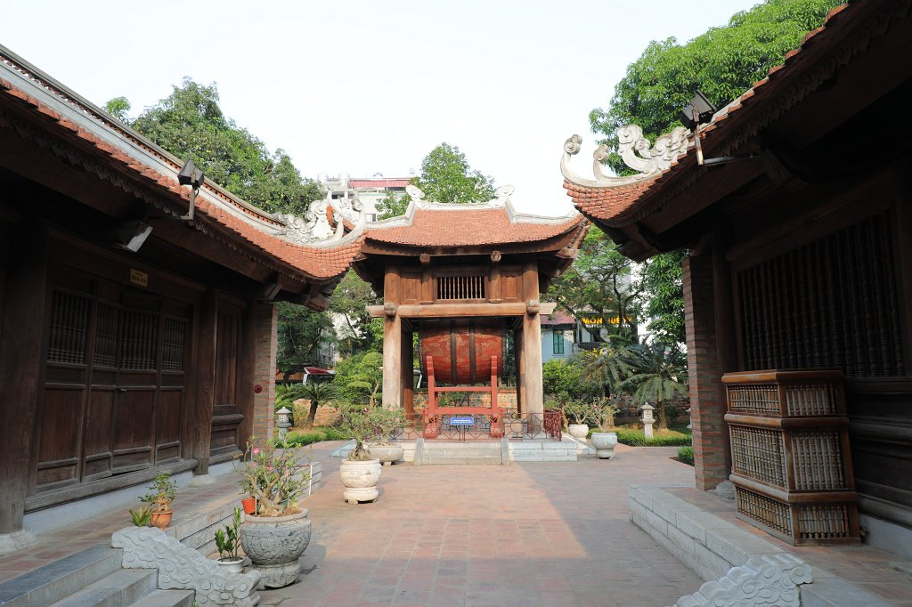 574A5879.JPG -  Temple of Literature  is a  Temple of Confucius  in  Hanoi  - Temple of Literature - Drum tower