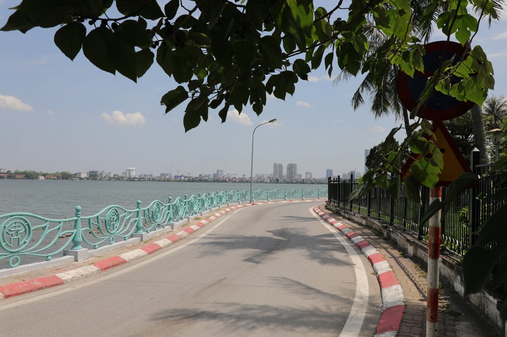 574A6490.JPG - Strolling around Westlake