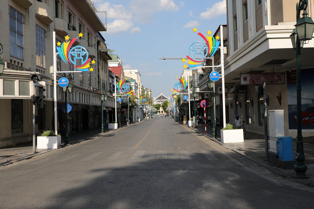 574A6902.JPG - Empty streets of  Hanoi 