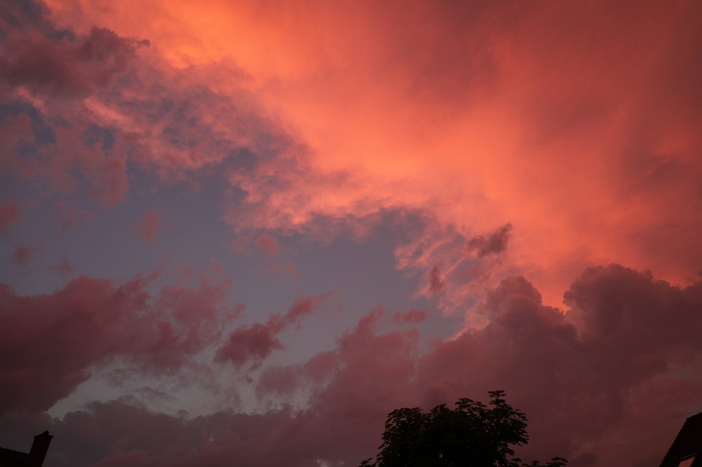 574A8490.JPG - Red clouds