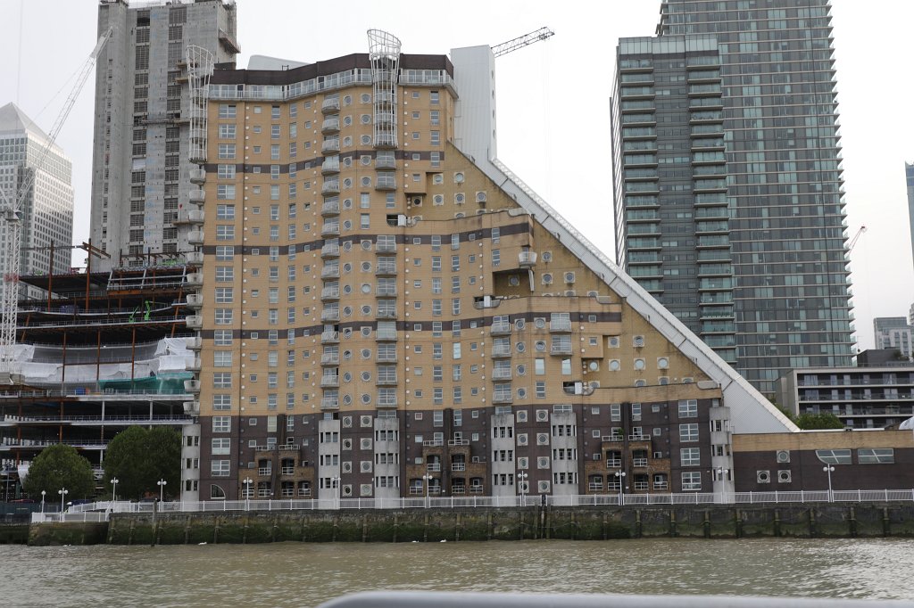 574A0060.JPG - Living at the  River Thames 