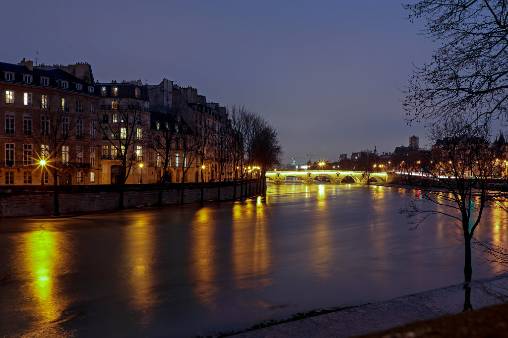 574B1077_c.jpg -  Île Saint-Louis  in the  Seine 