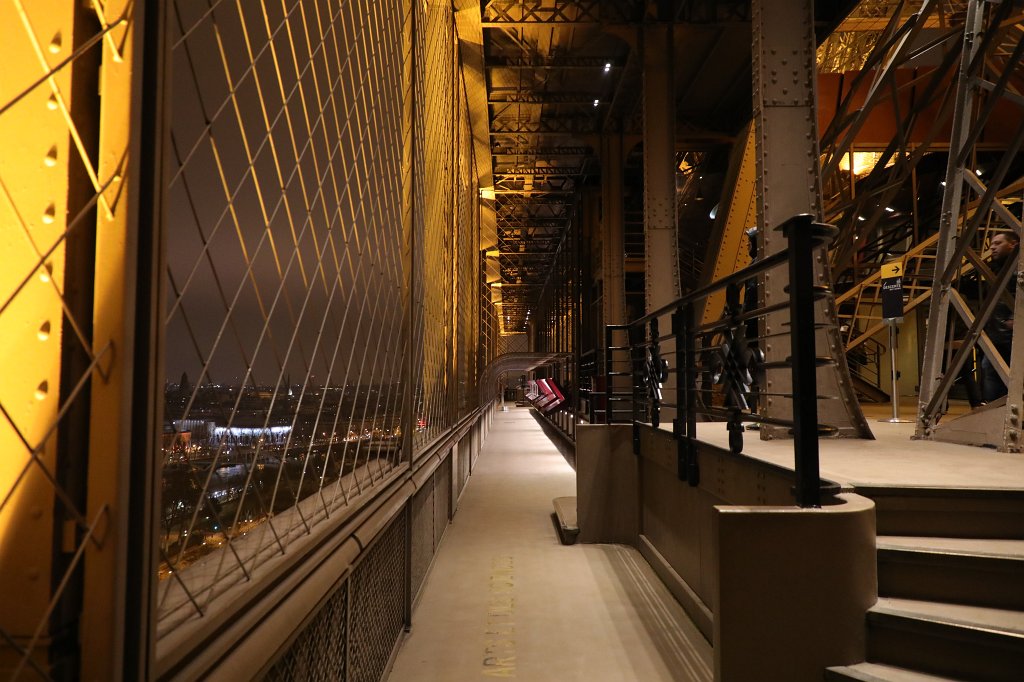 574B1186.JPG -  Tour Eiffel 