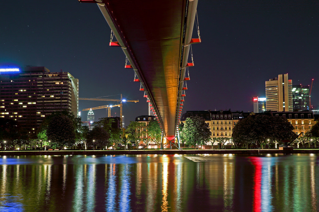 574B3352_c.jpg - Nacht der Museen in Frankfurt 2018 - Holbeinsteg
