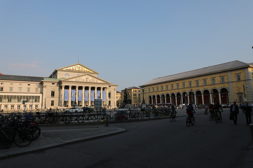 574B5504.JPG - Max-Joseph-Platz  Munich 