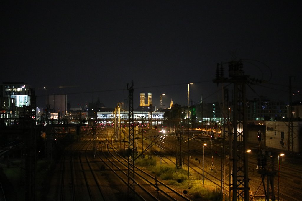 574B5802.JPG - Munich central station