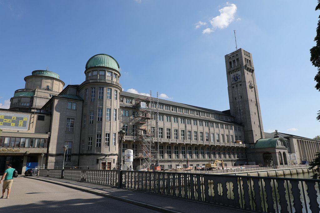 574B6395.JPG -  German Museum of Masterpieces of Science and Technology  ( Deutsche Museum von Meisterwerken der Naturwissenschaft und Technik ). It is the world's largest museum of science and technology, with about 28,000 exhibited objects from 50 fields of science and technology.