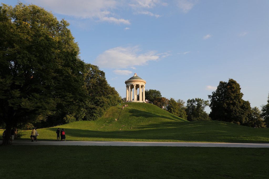 574B6399.JPG -  Monopteros  in the  English Garden ,  Munich  ( Monopteros  im  Englischen Garten )