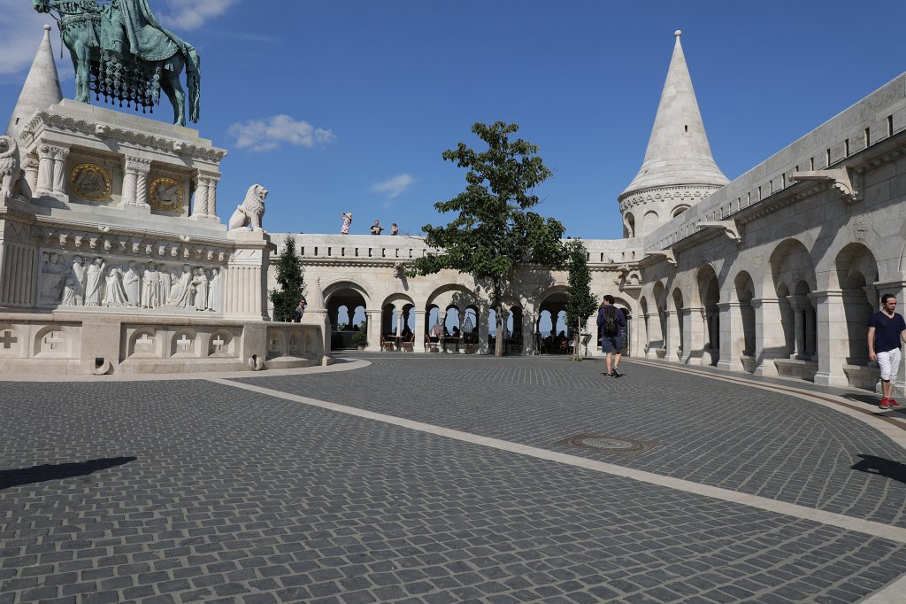 574B6874.JPG -  Fisherman's Bastion  ( Fischerbastei )