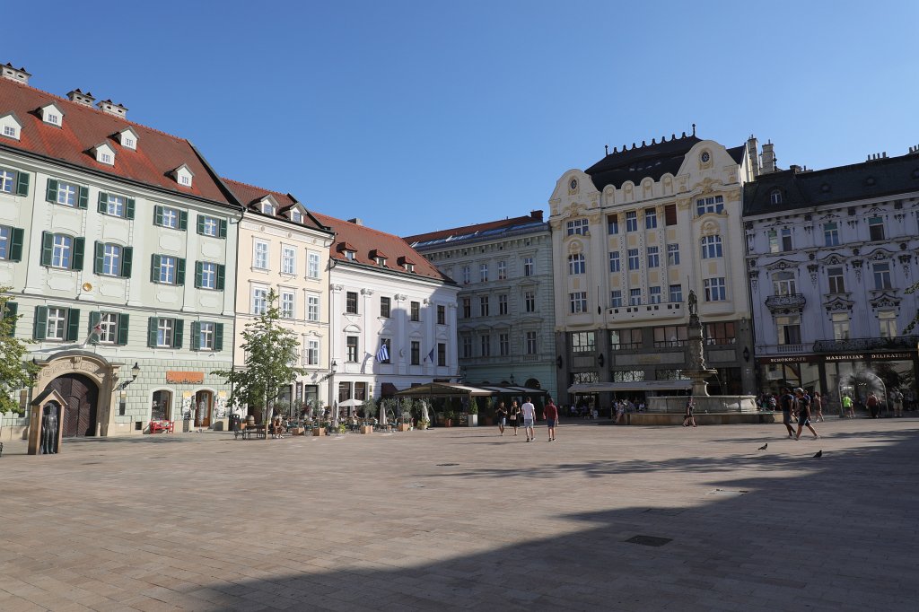 574B7161.JPG -  Hlavné námestie Bratislava  ( Hauptplatz Bratislava )