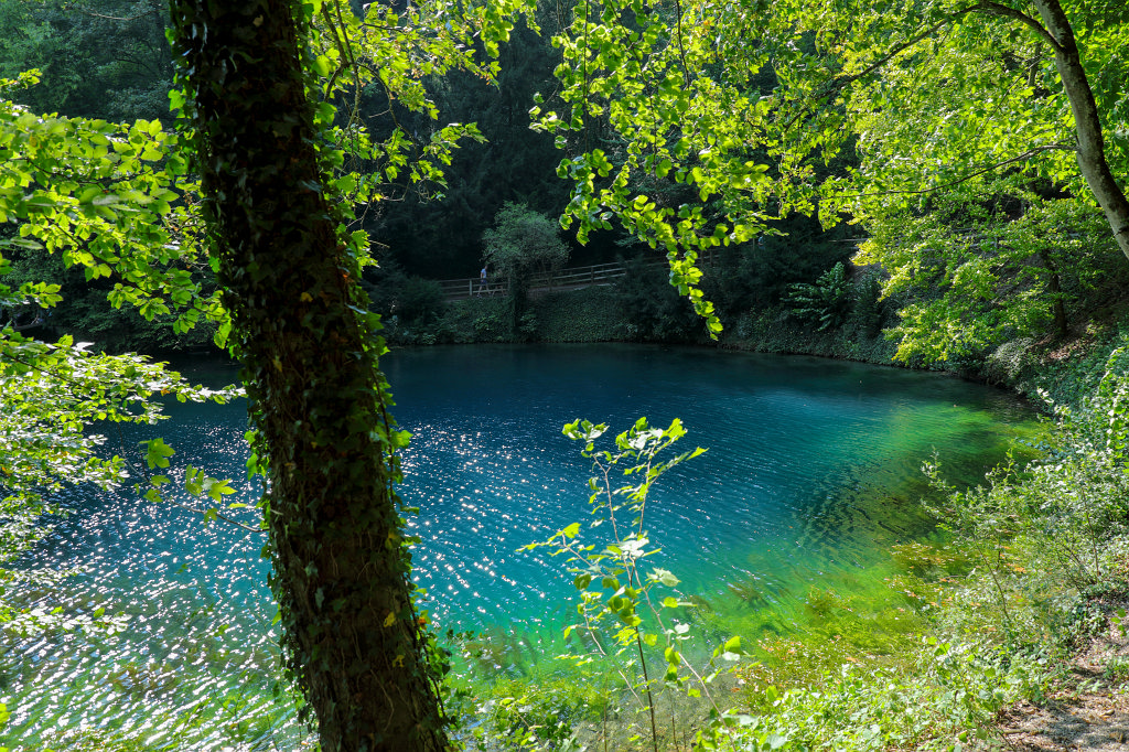 574B7463_c.jpg -  Blue pot  ( Blautopf )