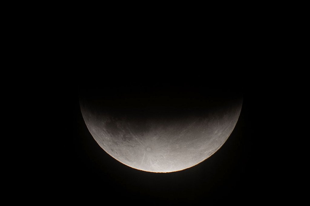 574B0720_c.jpg - Partielle Mondfinsternis