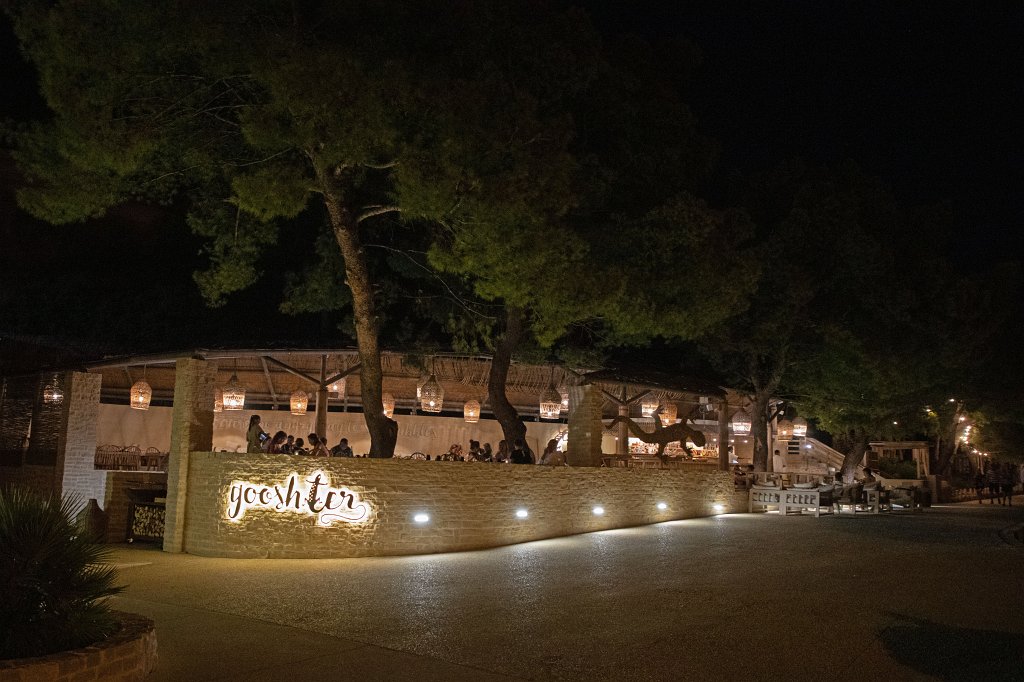 574B1969_c.jpg - Gooshter beach club