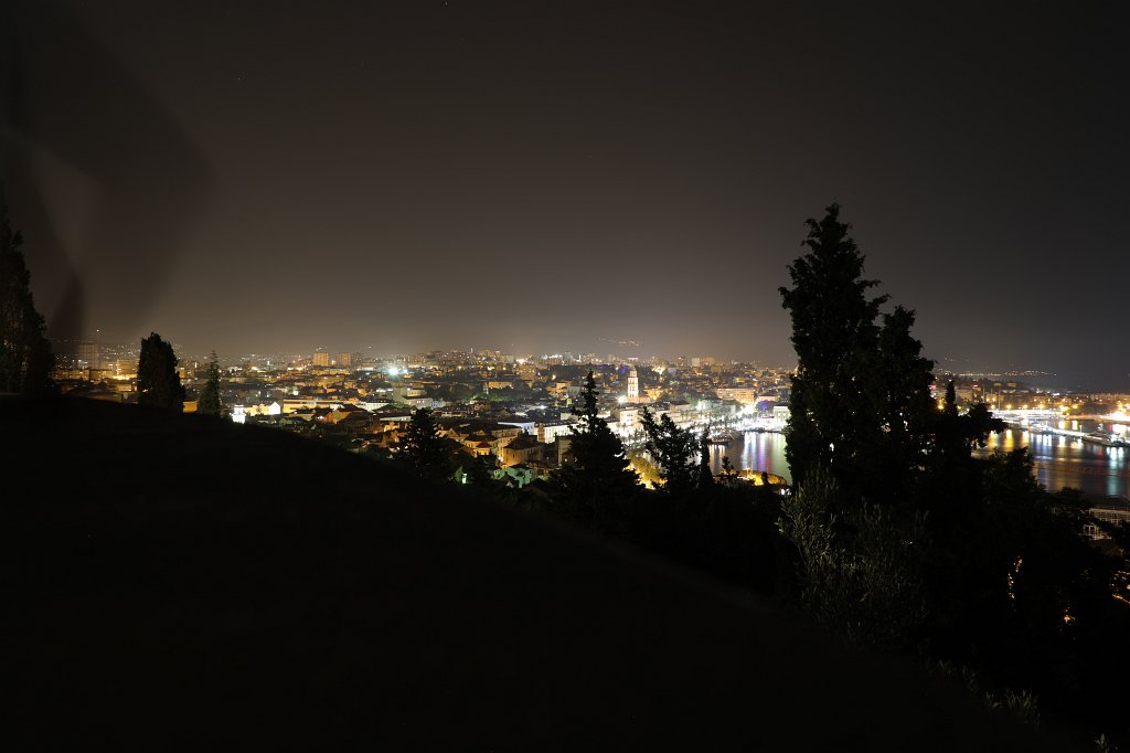 574B3037.jpg -  Split  at night