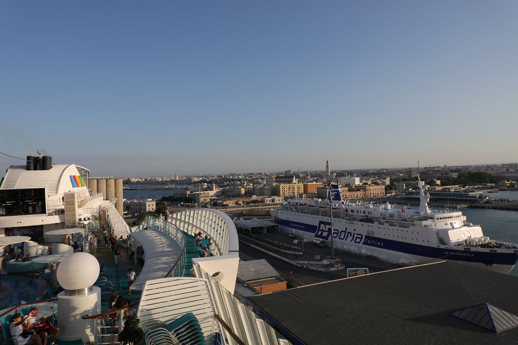 574B4048.JPG - Port of  Bari 